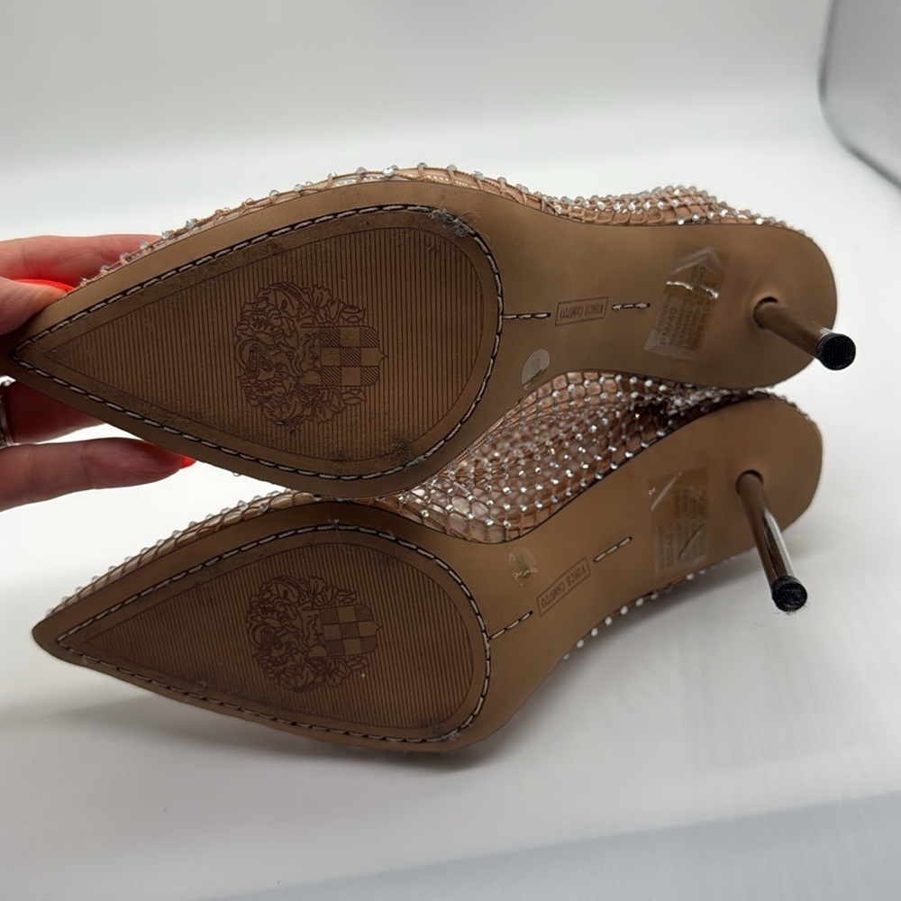 Vince Camuto Beige Kiskia Fishnet Pointy Toe Booties Size 9 - Picture 5 of 7